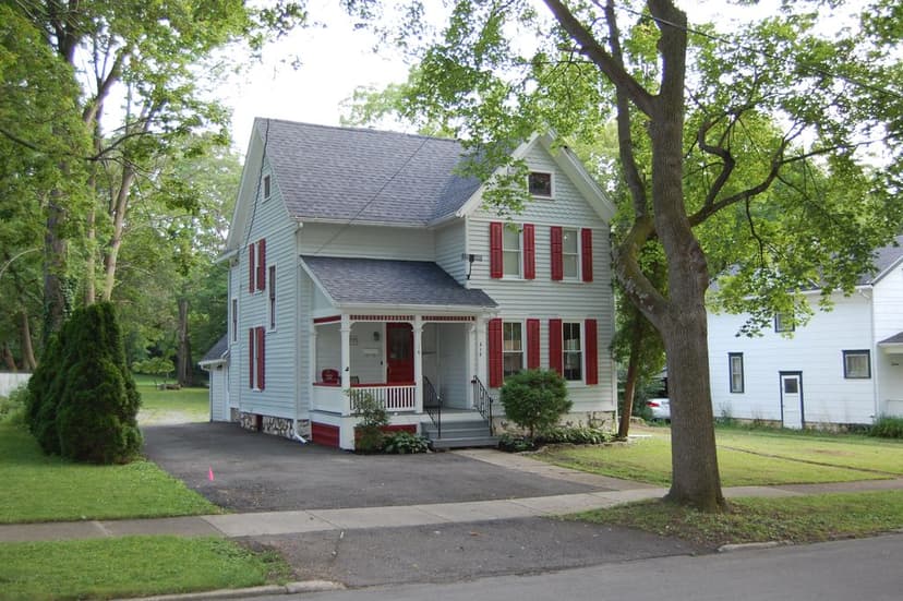 14 Oak St SPECIAL PRICING frontal image